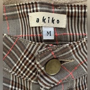 Women’s medium Akiko brown tan Coral Plaid, NWOT